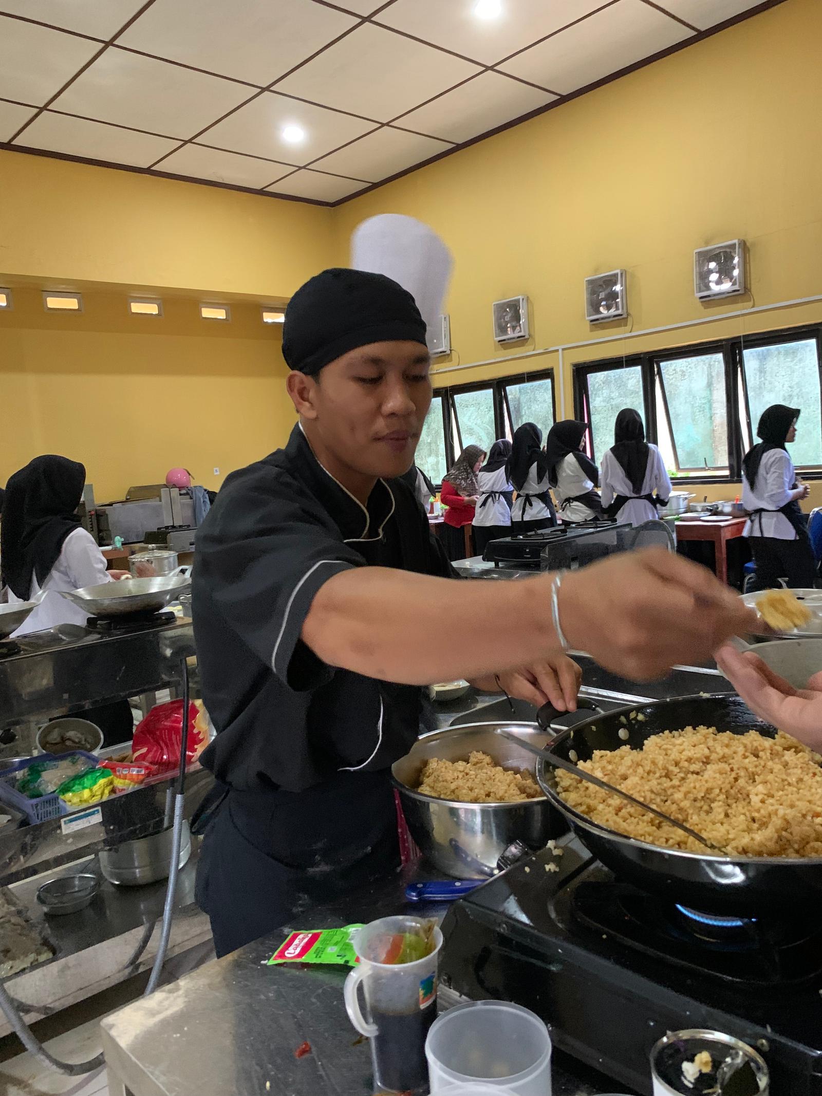 Gambar 2 - Selamat Datang Siswa Dan Siswi SMP SE-Kabupaten Lahat Di Side Doors Cafe Kuliner SMK Negeri 2 Lahat 😃😍