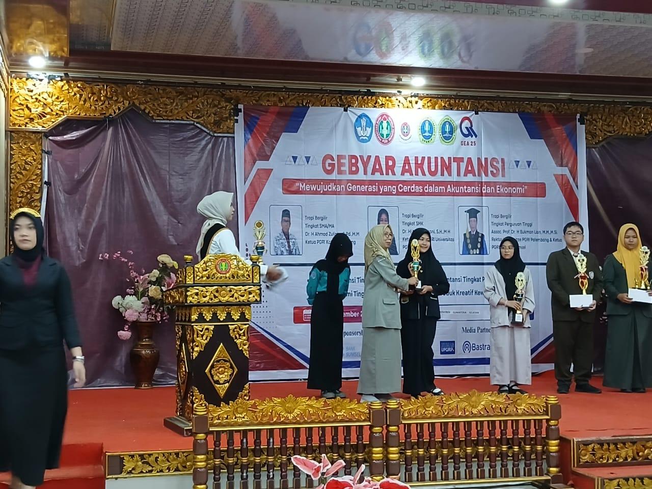 Gambar 2 - Kegiatan Lomba AKUNTANSI Tingkat SMK SE Provinsi Sumatera Selatan Yang diselenggarakan Oleh Universitas PGRI Palembang