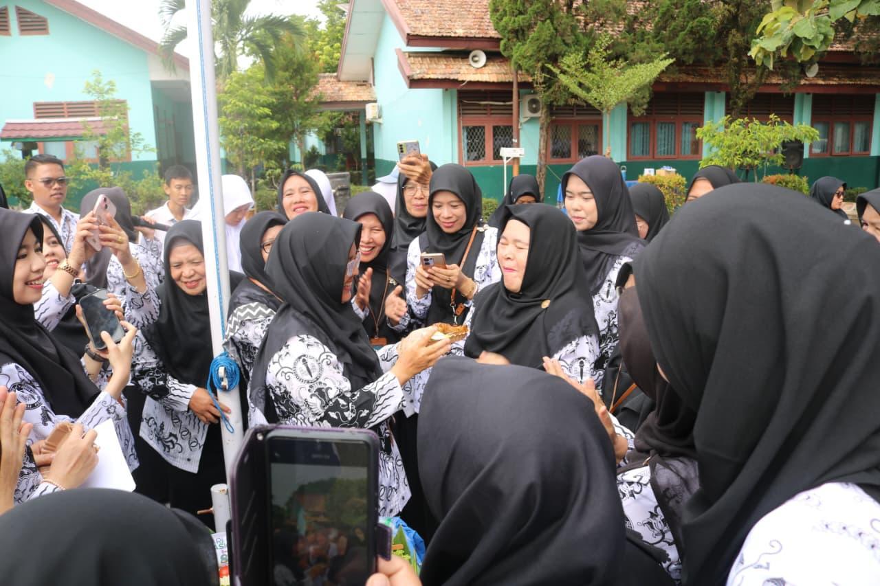 Gambar 3 - Upacara Resmi Hari Guru Nasional Hut PGRI Ke 80 Tahun 2025